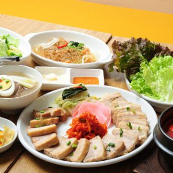 《オススメ》ポッサム×マッコリペアセット◆韓国定番料理8品とマッコリを大満喫4500円(税込)