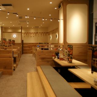 歩き疲れたときも、お仕事でお疲れのときでもゆっくりと脚を伸ばしてお寛ぎ下さい。