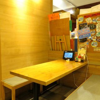 ゆったり座れるＢＯＸ席♪周りがかこまれているので、落ち着いてお過ごしいただけます。