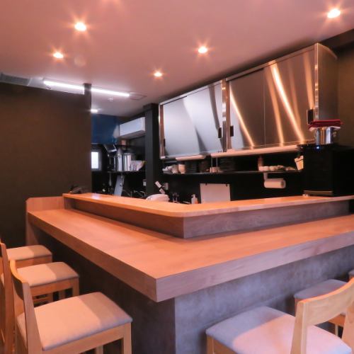 新しい綺麗な店内◇