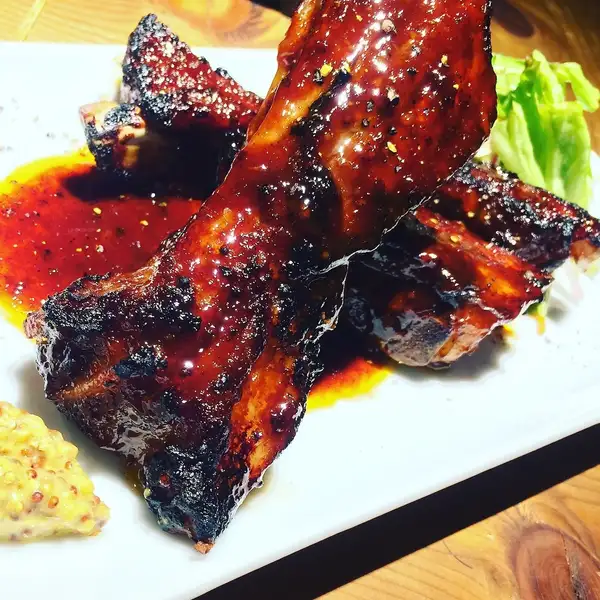 スモークBBQポークリブ 自家製Jack Danniel's BBQソースで