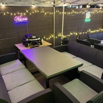 即使到了晚上，霓虹灯也能营造出时尚感？