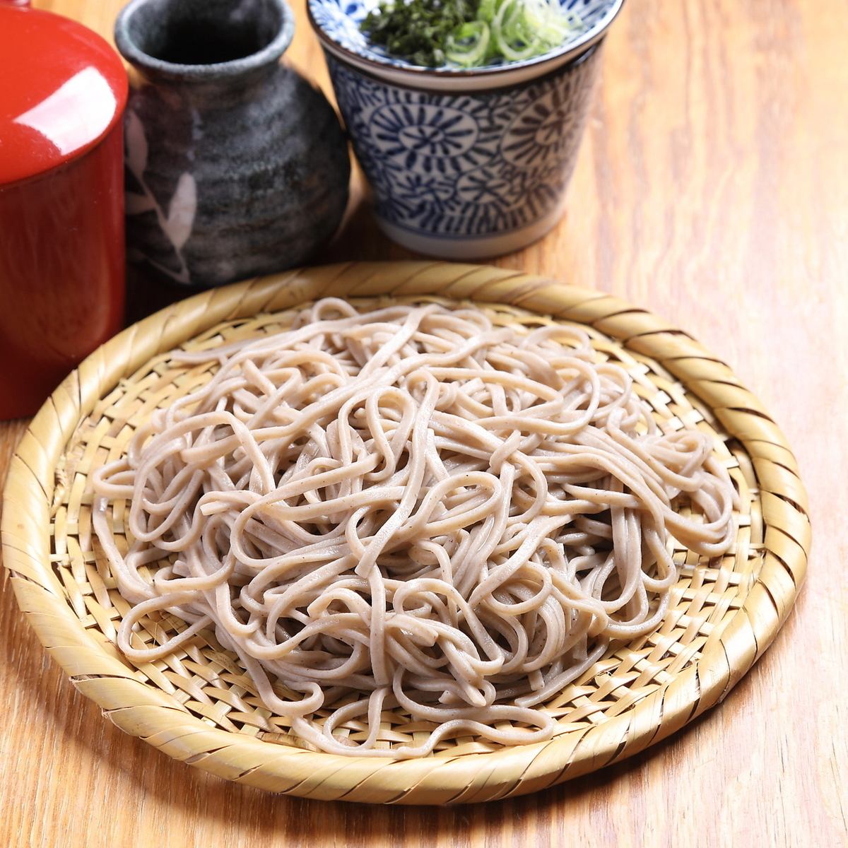 信州産のそば粉を使った麺の奥深い香りと喉越しをご堪能下さい！