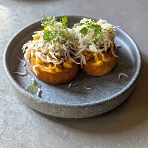 釜揚げしらすと海苔のブルスケッタ