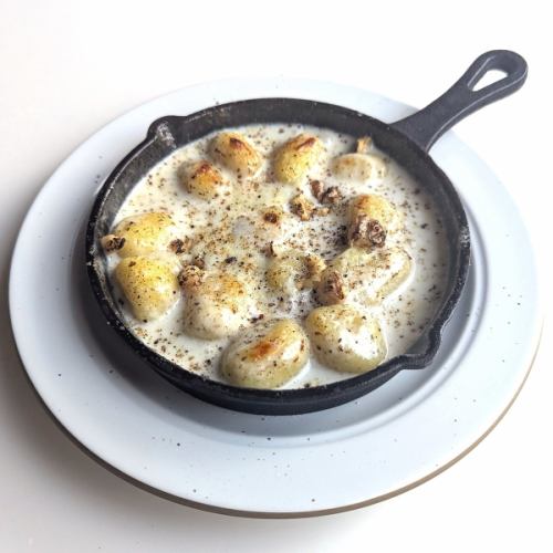 ポテトニョッキのゴルゴンソース