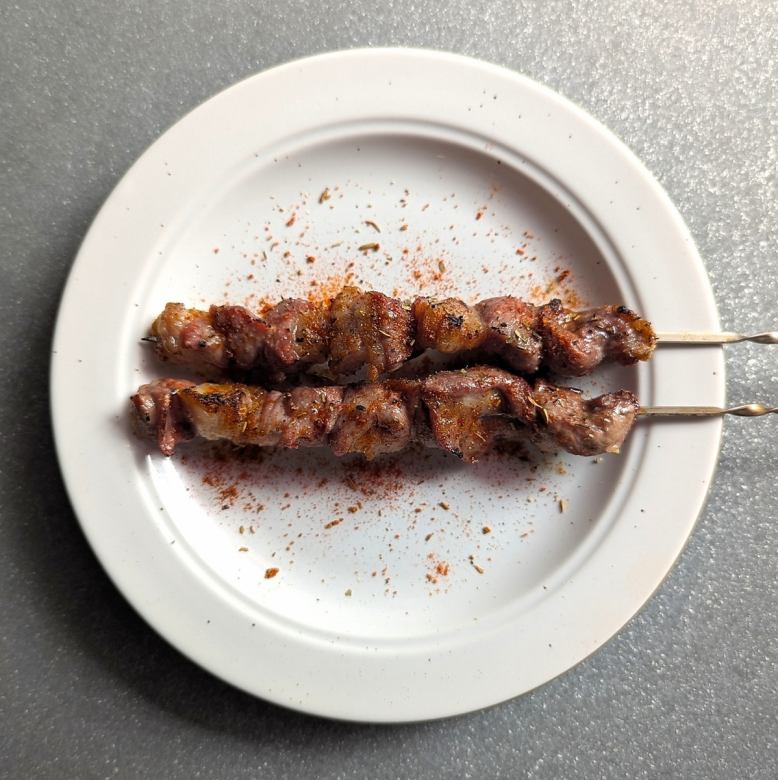 仔羊の串焼き　やみつきスパイスまぶし