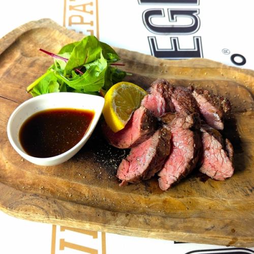 牛ハラミのグリル　ニラのチミチュリソース