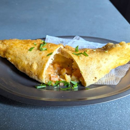 揚げパンピッツァ　ぷりぷり海老のエビパン風