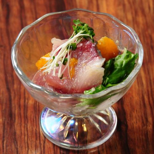 Appetizer! Marriage of yellowtail and mandarin oranges 450 yen (tax included)