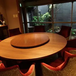 传统的日式空间和京都特色葡萄酒。