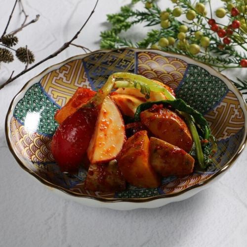 【シーズナル】　季節の生キムチ盛り合わせ/ベニズワイガニとオレンジ白菜の生キムチ