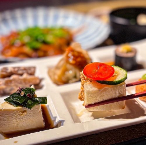 全てのランチセットに季節の食材が楽しめる豪華6種パレットがついてきます♪