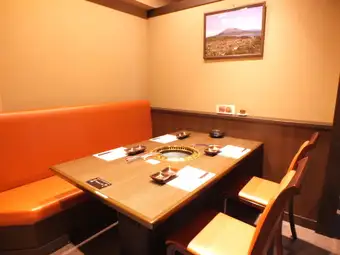 3 sunken hearth tables, 2 regular tables
