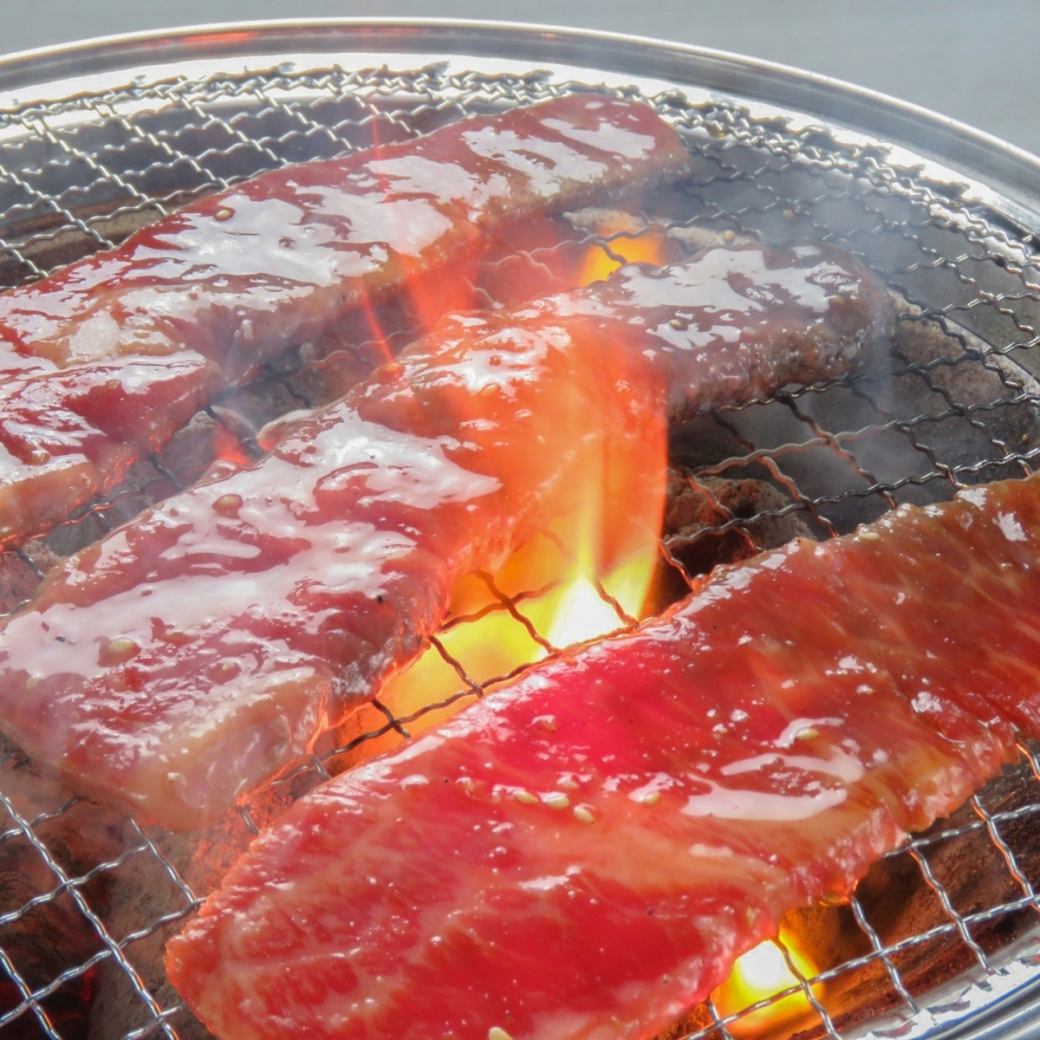 【成立30年】炭火烧烤店提供不变的口味♪飞beef牛肉和旁边的菜单也丰富了！