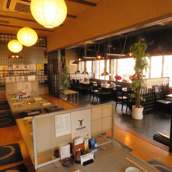 [Spacious space with a total of 50 seats] We have table seats and tatami mat seats in the store with plenty of openness.Carefully selected wagyu beef grilled fragrantly over charcoal is a feast! Enjoy it with your friends!