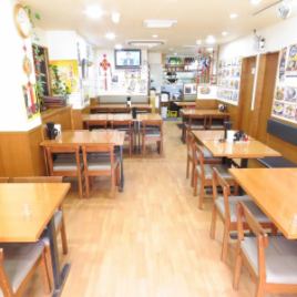 It can be reserved for 25 to 50 people.Please feel free to contact us ♪ There are 1st and 2nd floors, so you can rent either one.