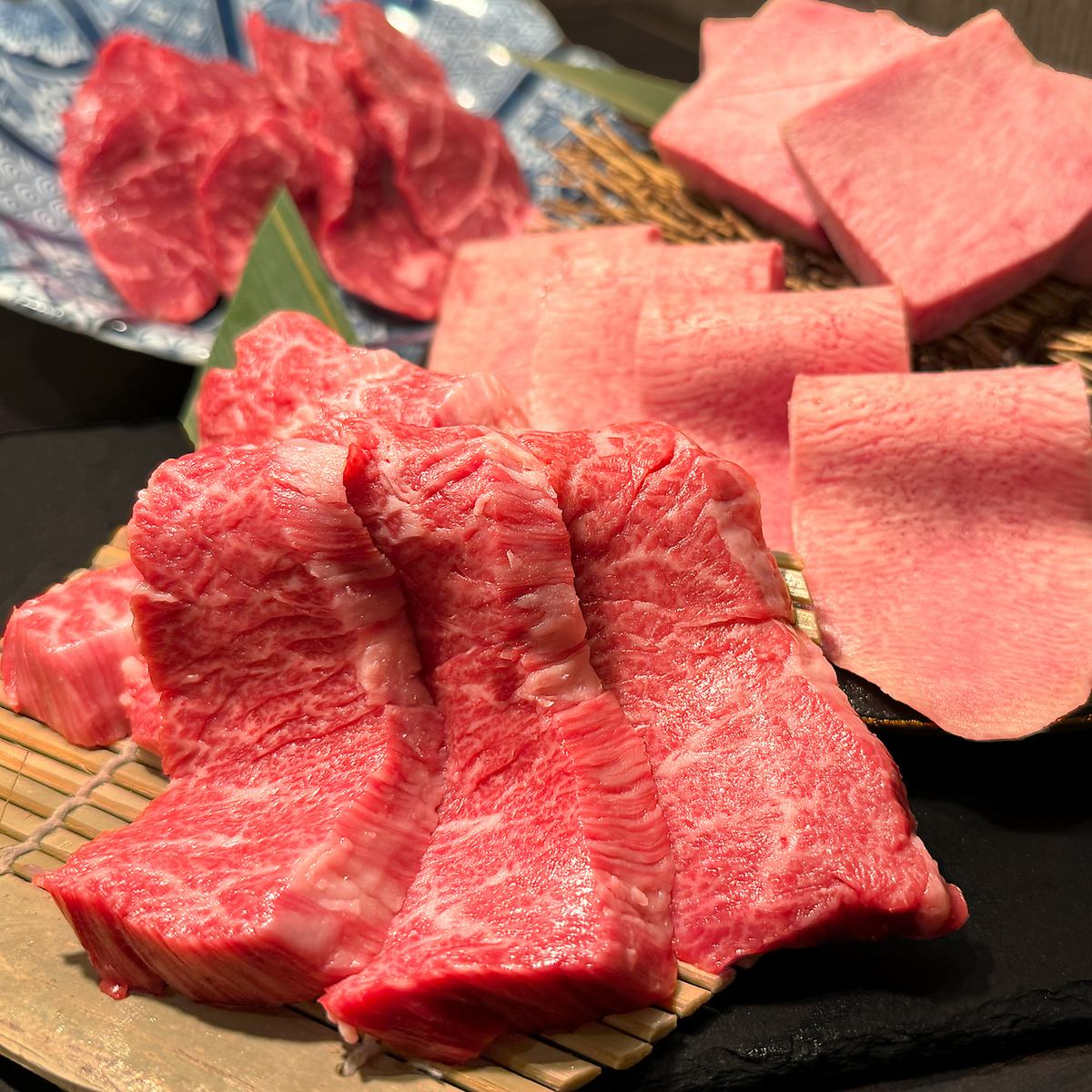 【“極旨”牛タンとハラミ】炭火で楽しむ半個室・隠れ家焼肉店