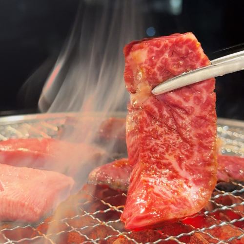 牛タンとハラミの焼肉店