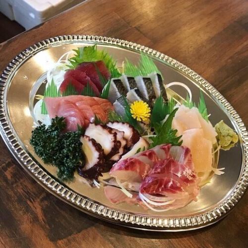 熟練の目利きで仕入れた旬の魚料理をご堪能あれ◎