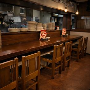 非常適合獨自用餐或情侶用餐！也提供吧台座位！