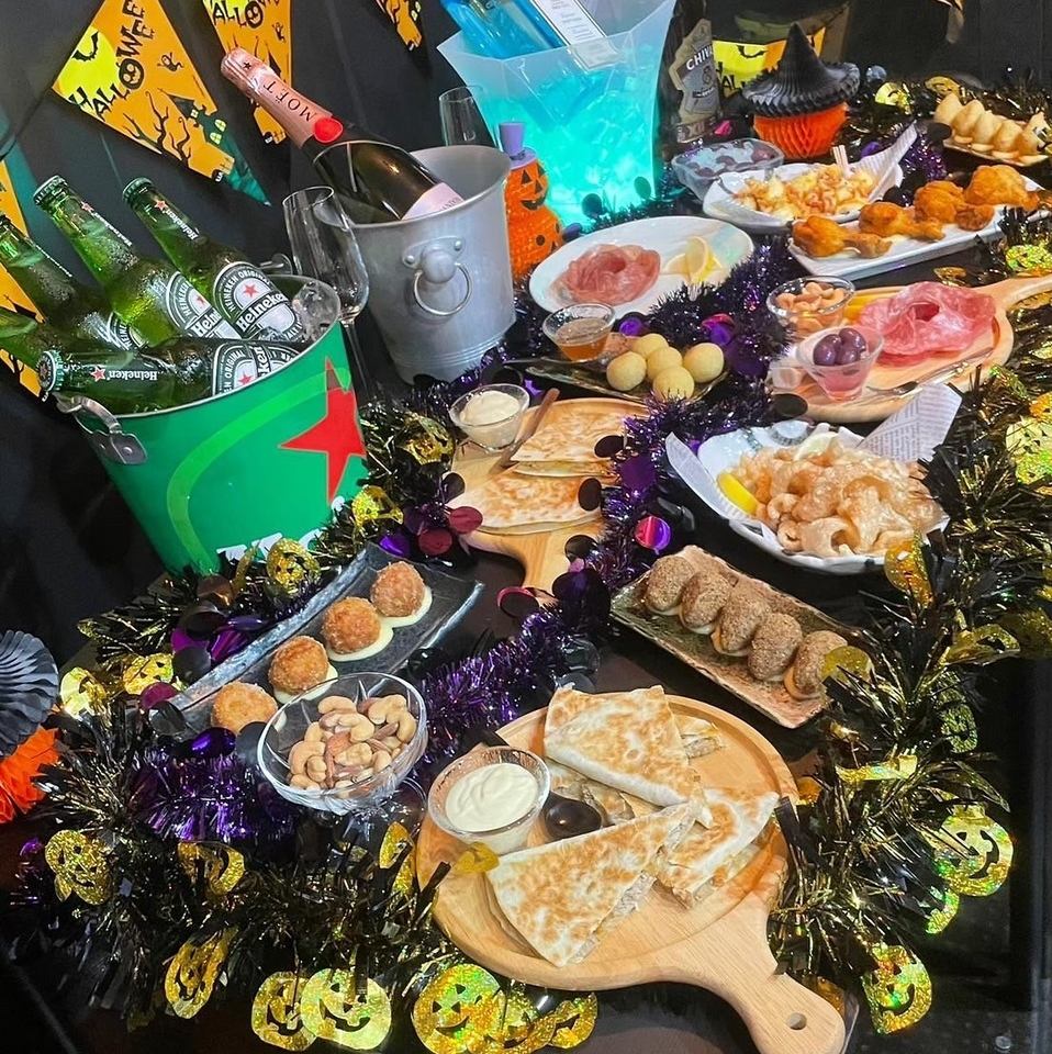 テラス席や貸切も可能な当店は、幅広いシーンで楽しめるお酒と料理が充実!