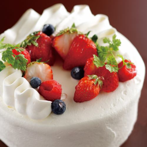 [Patisserie] Whole cakes for birthdays and other celebrations!! We also offer tarts, mousses, and more.
