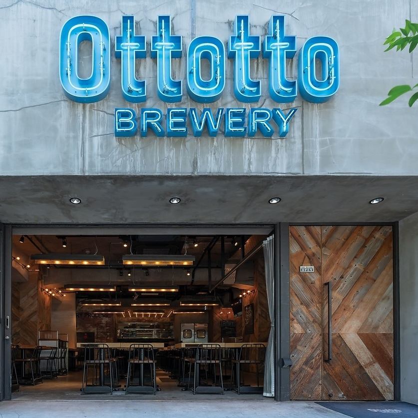 自社オリジナルクラフトビールとケイジャン料理を愉しむビアバル