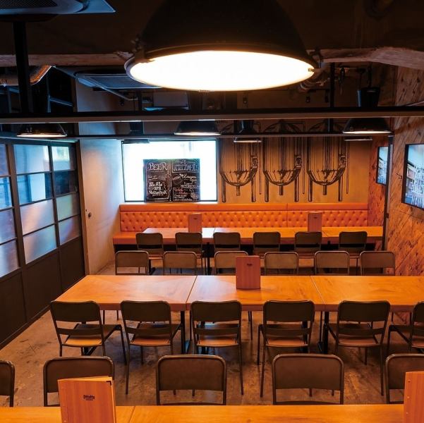 開放感のある広々した個室は40名様までご利用可能!歓迎会や送別会、誕生日会や結婚式二次会など各種パーティーにもおすすめ◎立食や貸切でのご利用もご相談ください。他にも10名様前後の少人数のお客様向けの個室も完備しています。神田、秋葉原エリアでのご宴会は是非当店へ!ご予約はお早めにどうぞ♪