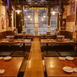 [3F] Seats for 6 people x 4 tables, kotatsu seats for 4 people x 2 tables