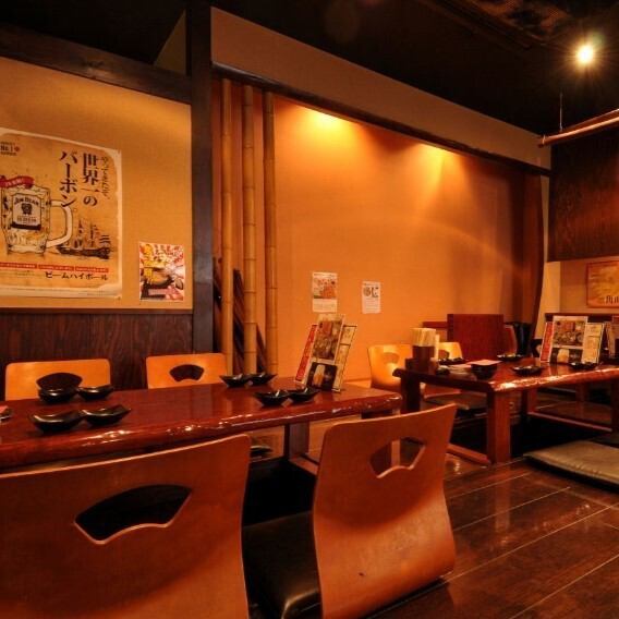 様々なご宴会シーンにてご利用いただける個室もにこにこ餃子知立店では充実しています♪周りを気にせずゆったりとお過ごしいただける居酒屋です♪当店自慢の種類豊富な餃子やもつ鍋をお供に、女子会・コンパなどいかがですか♪各種飲み会を含め様々なシーンでどうぞ！☆