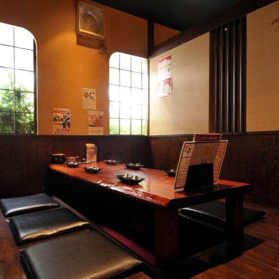 個室・半個室席もご用意♪今宵は「餃子」や自慢の「もつ鍋」を楽しみながらワイワイお食事などいかがでしょうか☆