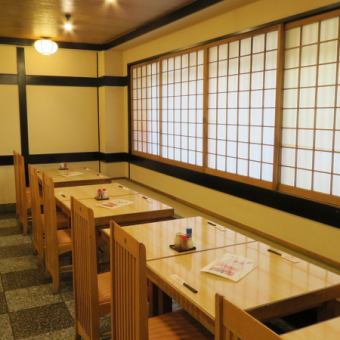 There is also a table seat where you can see the counter! You can also order robatayaki from here, so it is recommended for those who want to have a relaxing meal.