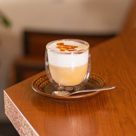 キャラメルラテ（アイス・ホット）