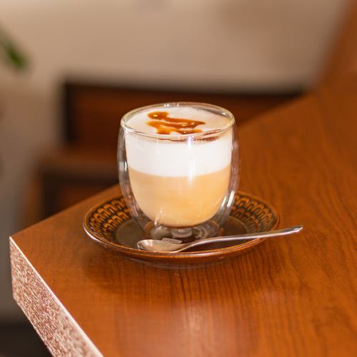 キャラメルラテ（アイス・ホット）