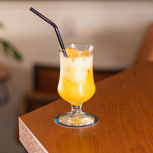 マンゴーラッシー