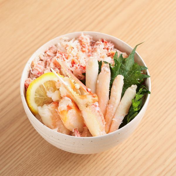 【究極の贅沢】これぞ北海道の宝!蟹身をこれでもかと盛り付けた至福の逸品「かに丼」