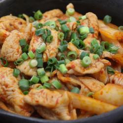 ホルモン辛味噌炒め