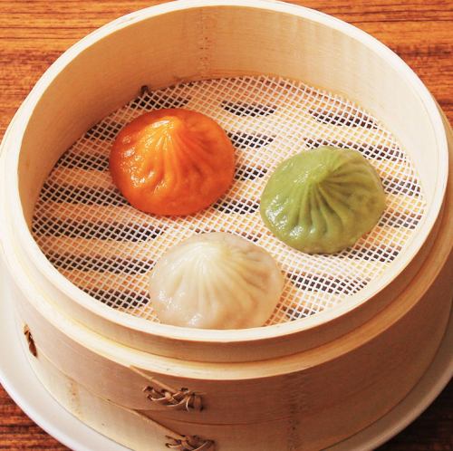 Three color xiaolongbao