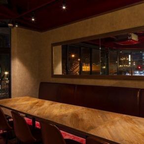 [2nd floor] Table seats *Layout can be changed depending on the number of people.◎Open, Brooklyn-style interior with the concept of "American diner x English pub."It can be used for a wide range of occasions, such as family meals, dates, girls' nights, and private drinking parties.