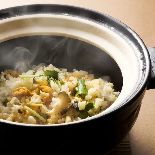 四季を味わう季節の土鍋。
