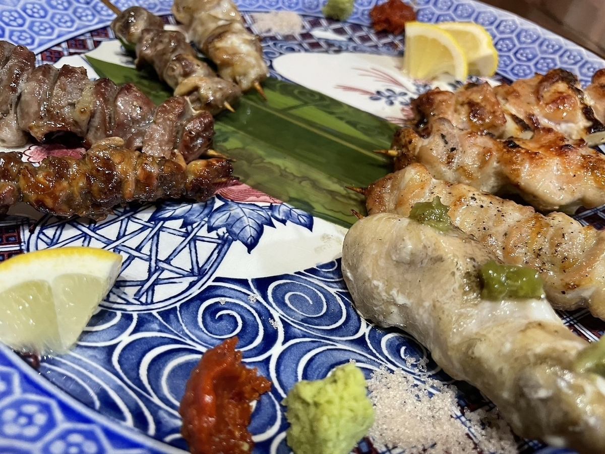 We offer over 20 types of skewers, including yakitori skewers, pork roll skewers, vegetable skewers, and more!