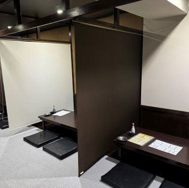 <p>落ち着いた和の雰囲気が漂う掘りごたつ席は、プライベート感があり、気軽に会話を楽しむのに最適です♪木の温もりを感じるインテリアと、柔らかな照明が心を和ませ、リラックスした時間を提供します！</p>