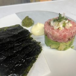 アボカドとマグロのタルタル