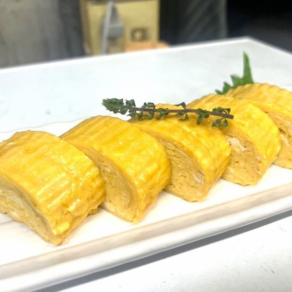 ふんわりとした食感と優しい味わいが特徴の一品！『だし巻き卵』