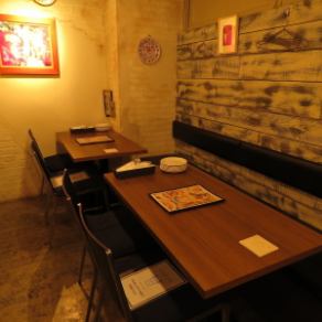 Table seats that can be used by a small number of people are perfect for a girls' party or after work ♪