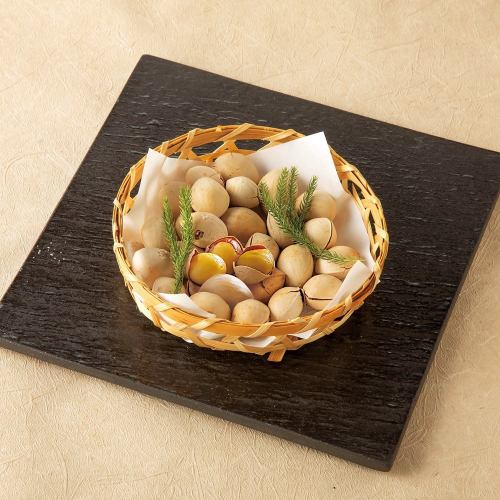 Salt-fried ginkgo nuts