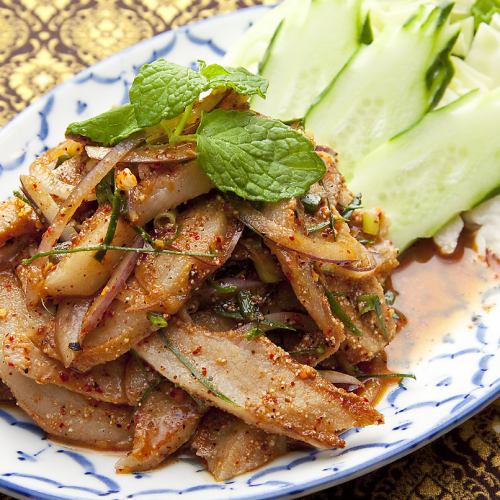 [Spicy Menu] Tender grilled pork with spicy herbs