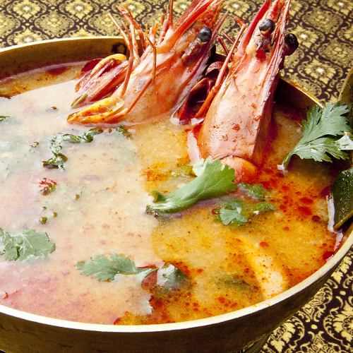 Tom Yum Kung (Spicy & Sour Shrimp Soup)