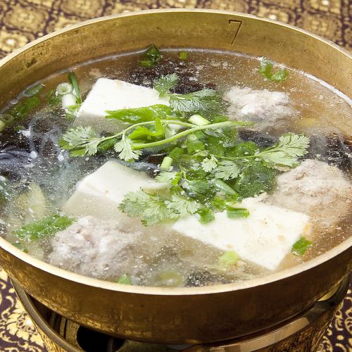 Gaeng Chu Unsen (light vermicelli soup with tofu and pork dumplings)