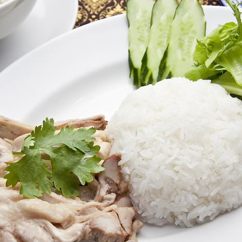 Khao Man Gai（泰式鸡饭）